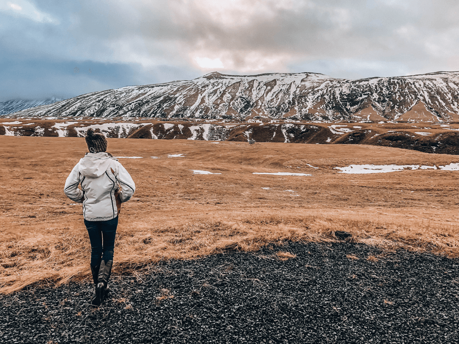 Visiting Iceland in the winter with Hotel Selid Hotel mountain view in Hella and snow