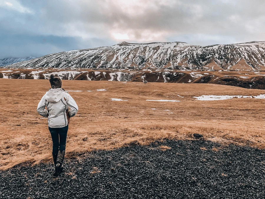 Visiting Iceland in the winter with Hotel Selid Hotel mountain view in Hella and snow