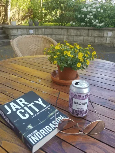 Jolabokaflod Tradition and Icelandic Books