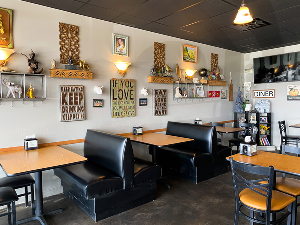 Boon Choo Thai Express's interior
